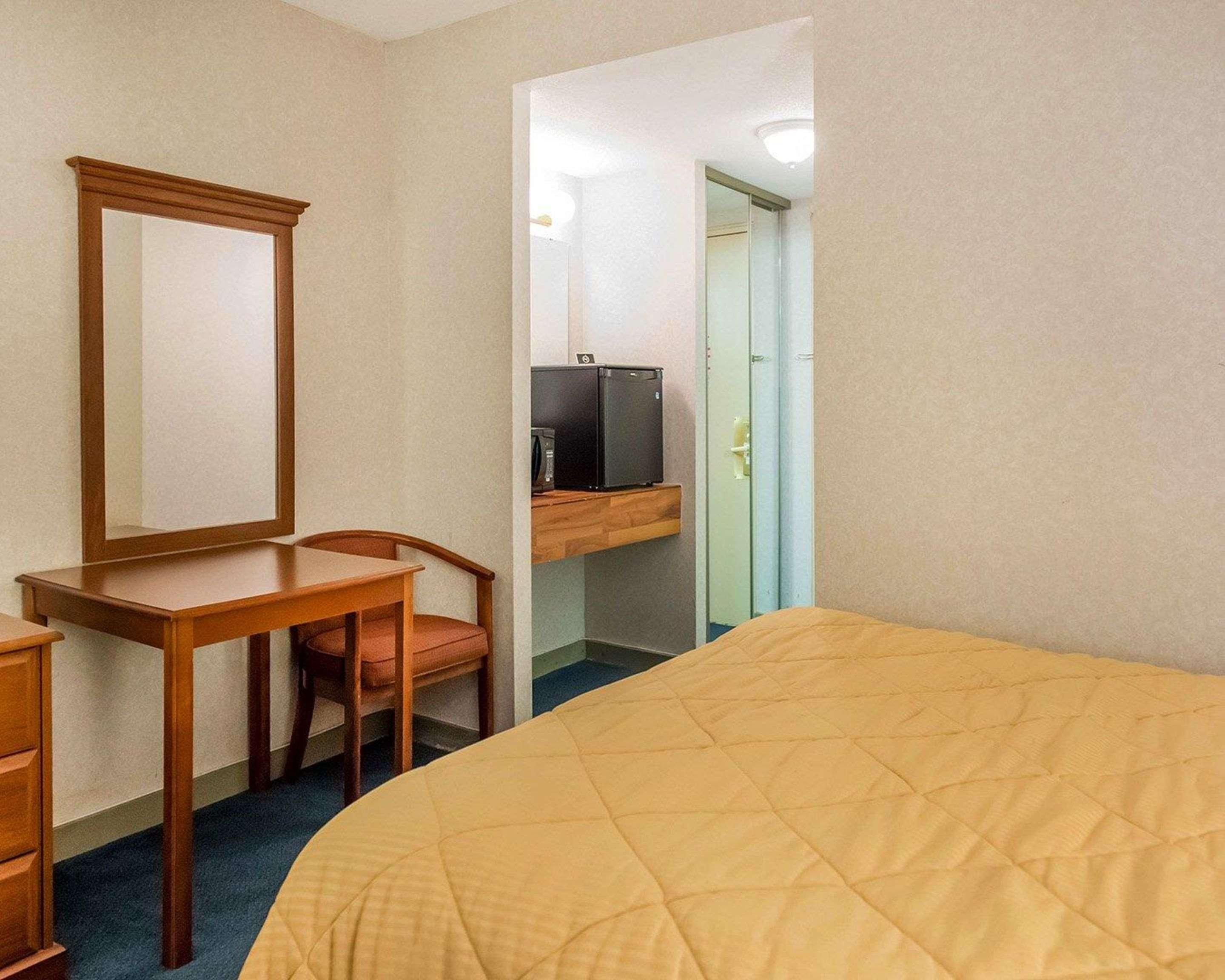 Econo Lodge Смітс-Фолз Екстер'єр фото