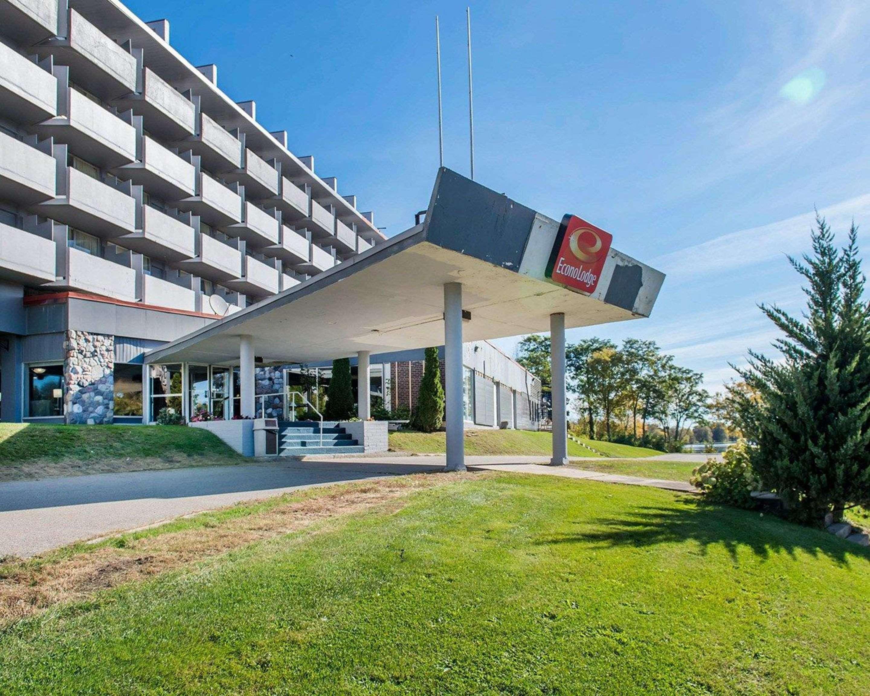 Econo Lodge Смітс-Фолз Екстер'єр фото