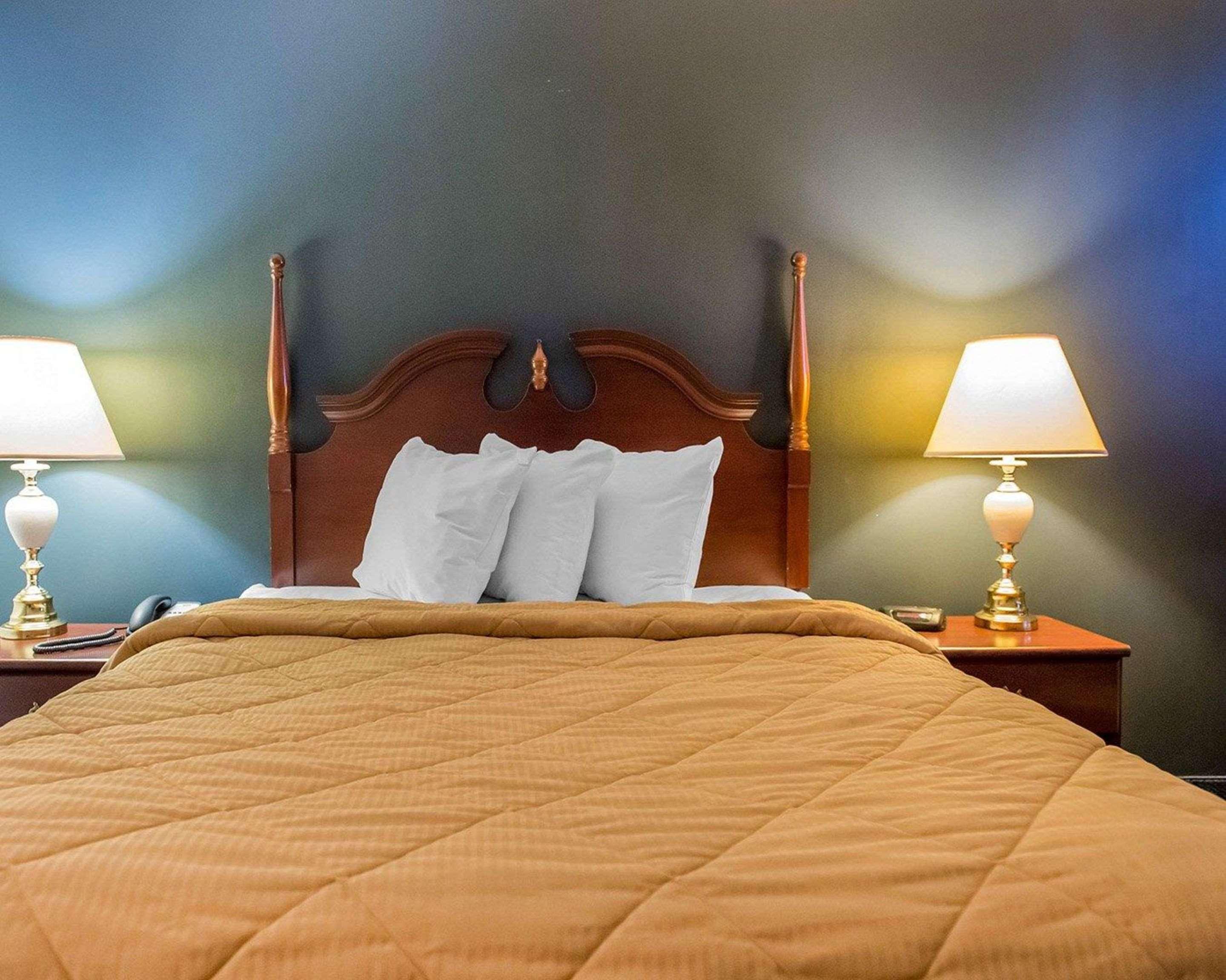 Econo Lodge Смітс-Фолз Екстер'єр фото