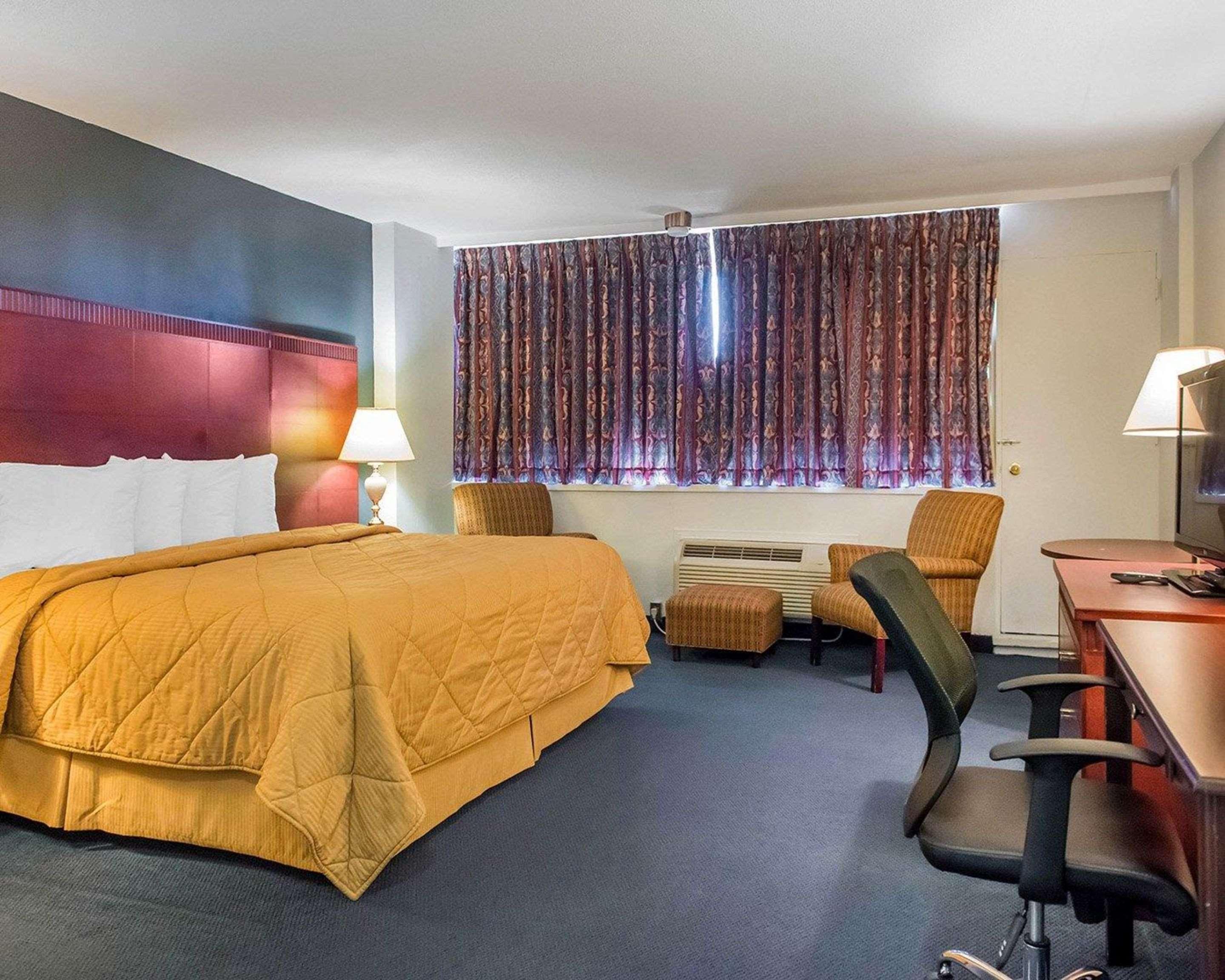 Econo Lodge Смітс-Фолз Екстер'єр фото