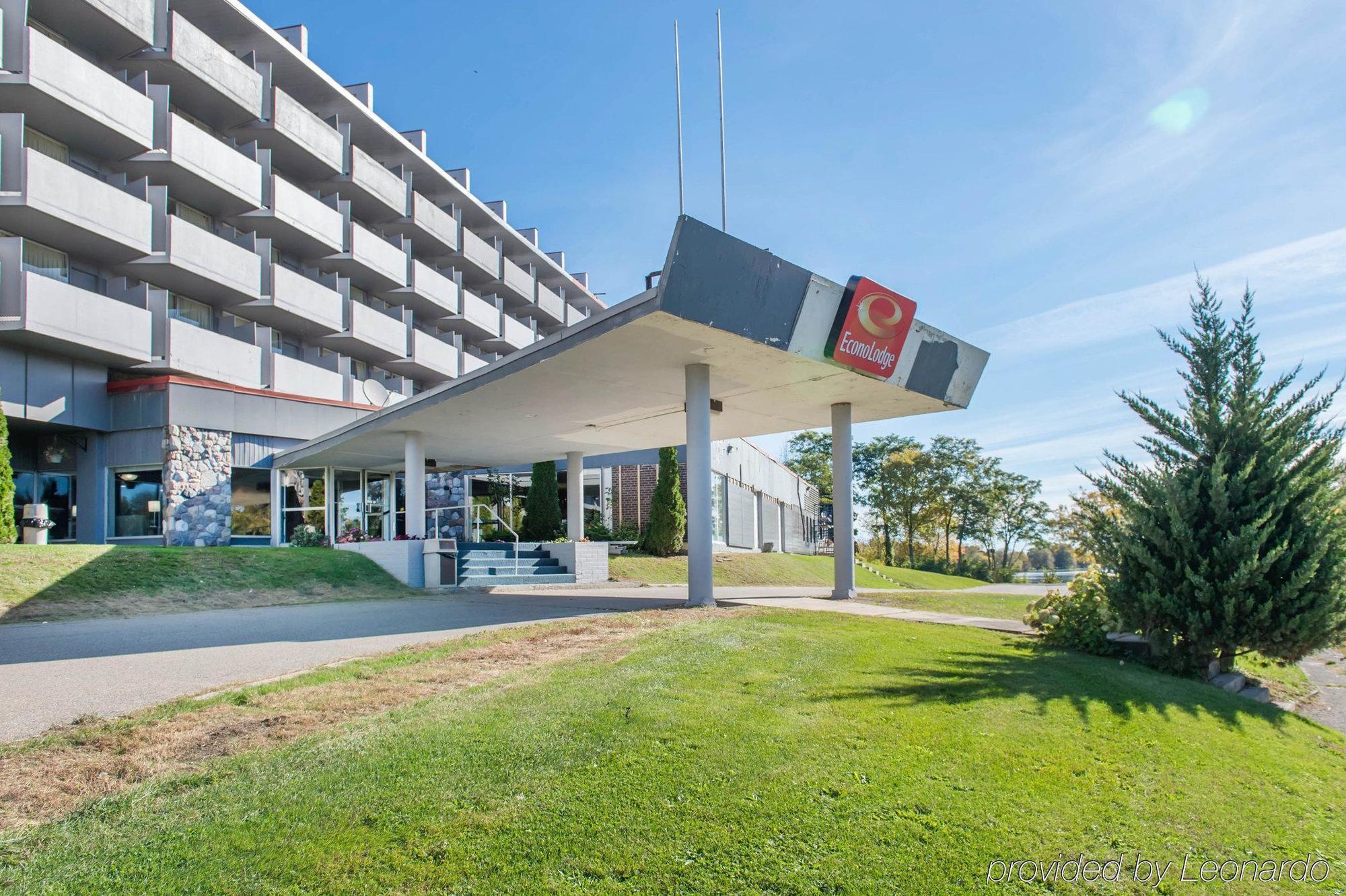 Econo Lodge Смітс-Фолз Екстер'єр фото