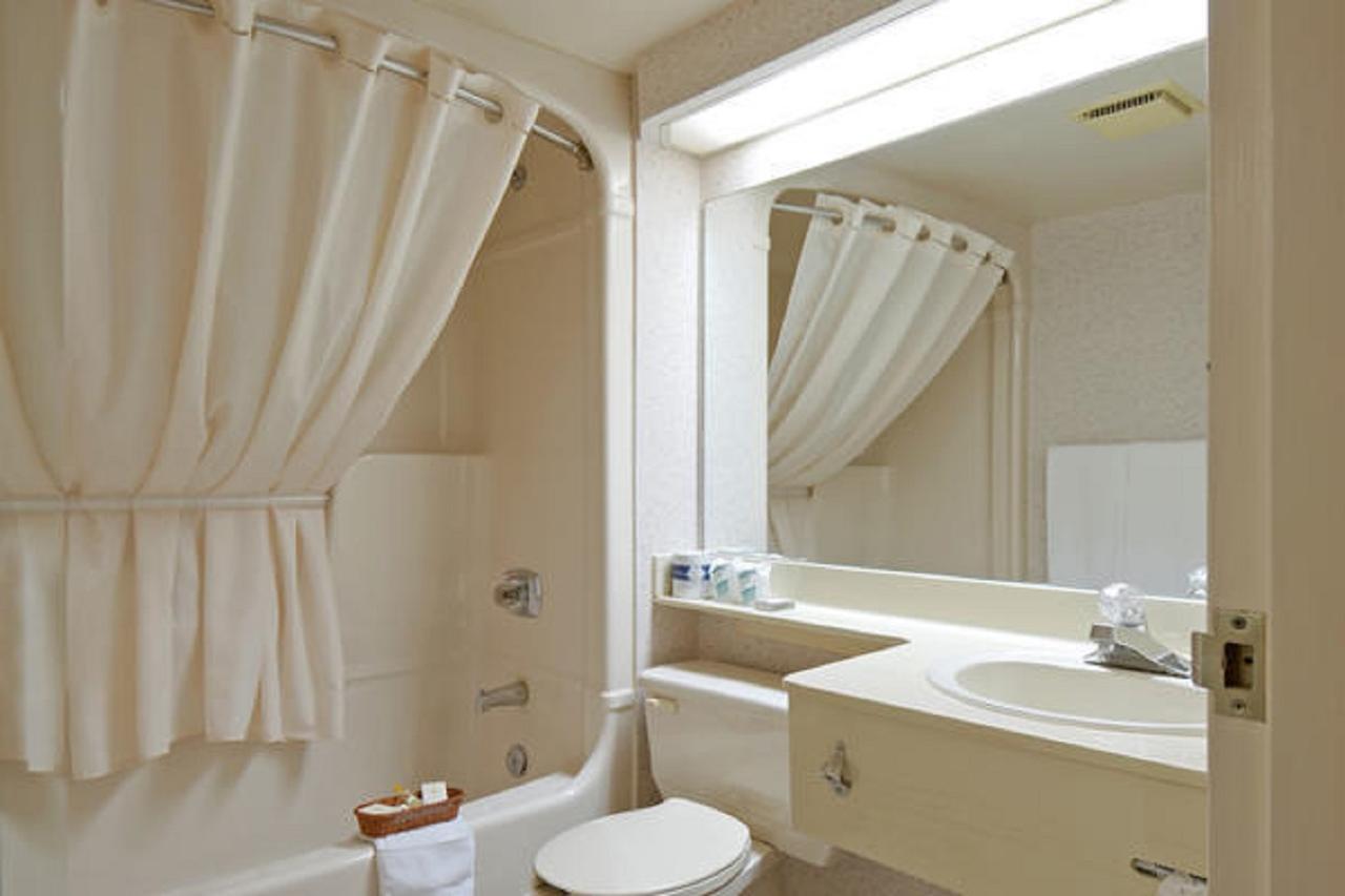 Econo Lodge Смітс-Фолз Екстер'єр фото