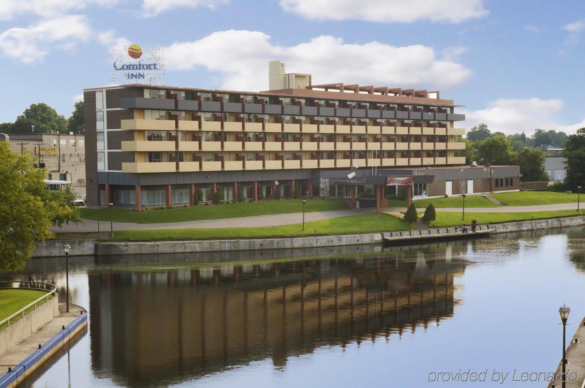 Econo Lodge Смітс-Фолз Екстер'єр фото